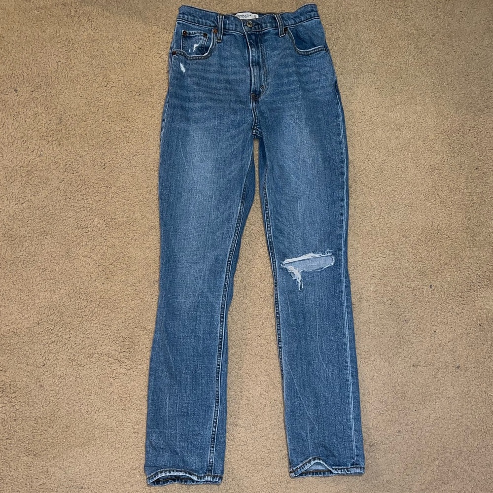 Abercrombie & fitch: straight jeans with knee distressing